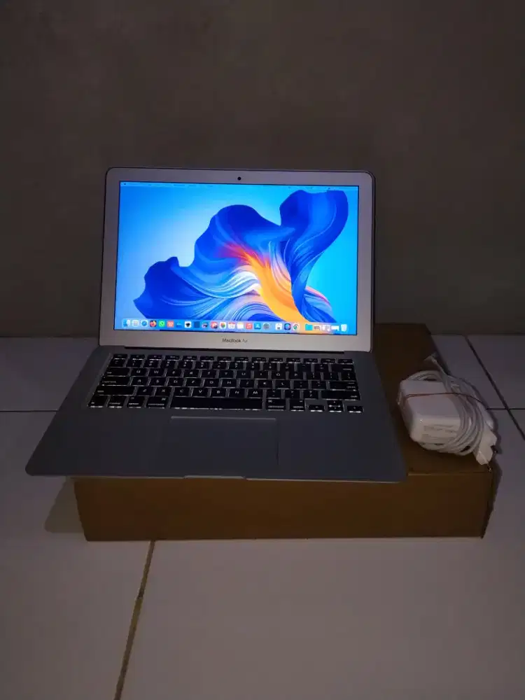 Macbook Air 2017 13 Inch Silver BH 94% CC 301
