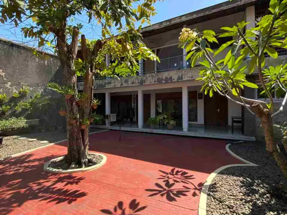 rumah usaha batik pinggir jalan raya Radjiman sondakan Laweyan