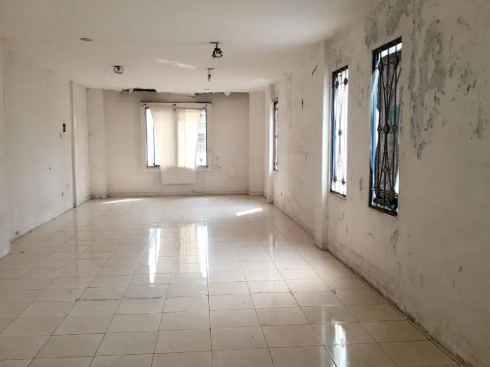 Disewakan Ruko Taman Palem Lestari Komplek 1000