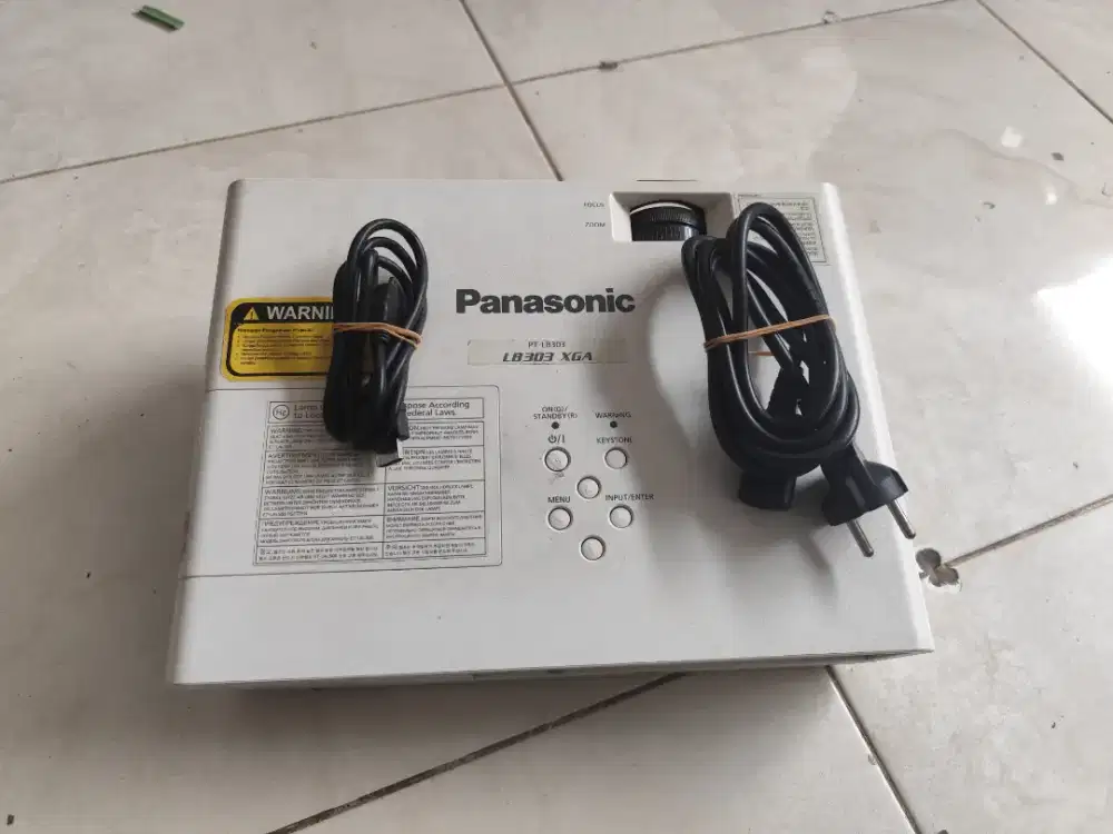 Iklan Proyektor Panasonic PT-LB303 Batangan