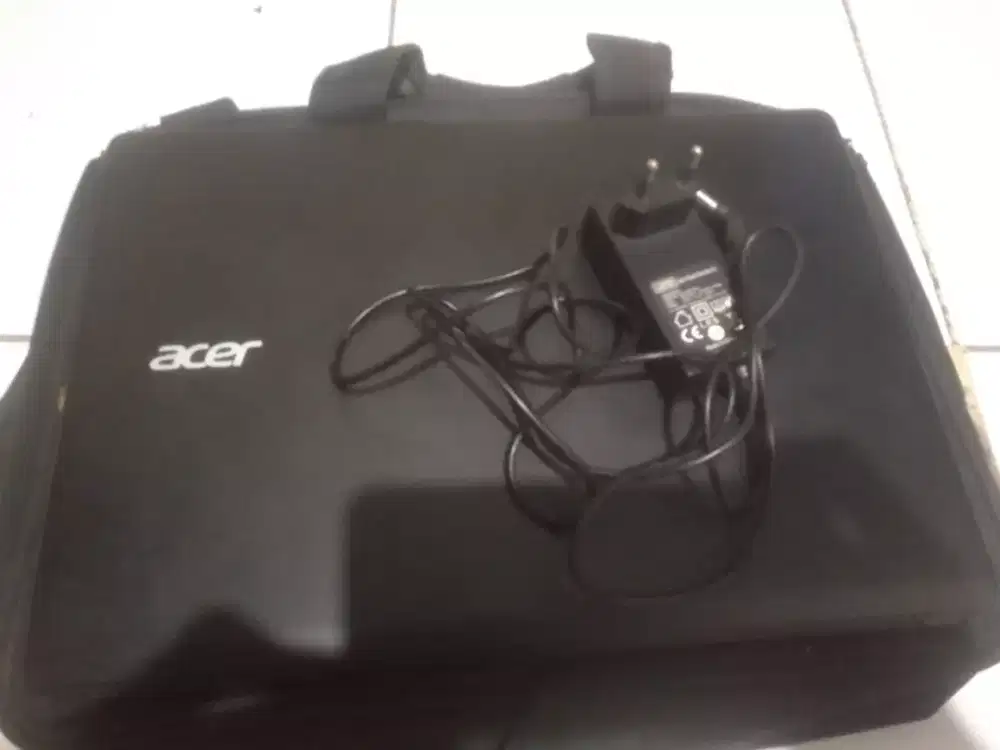 Lektop Acer dapet di kasi ponakan kondisi mati