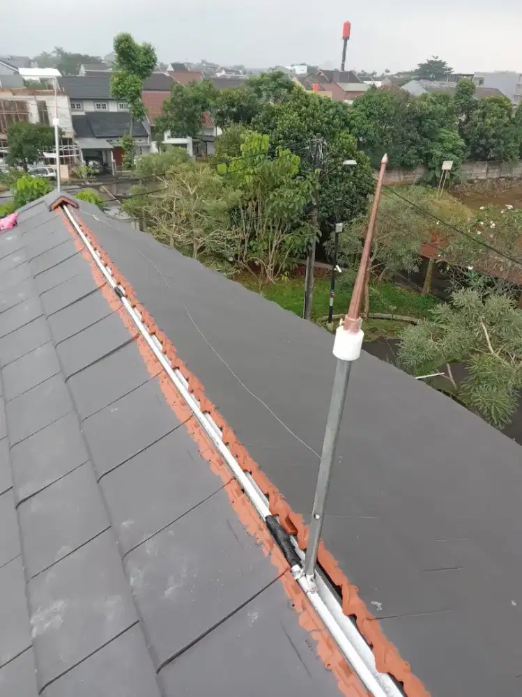 Cluster Pemasangan Alat Anti Petir Penangkal Petir