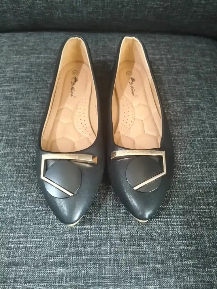 Sepatu flat shoes dr kevin