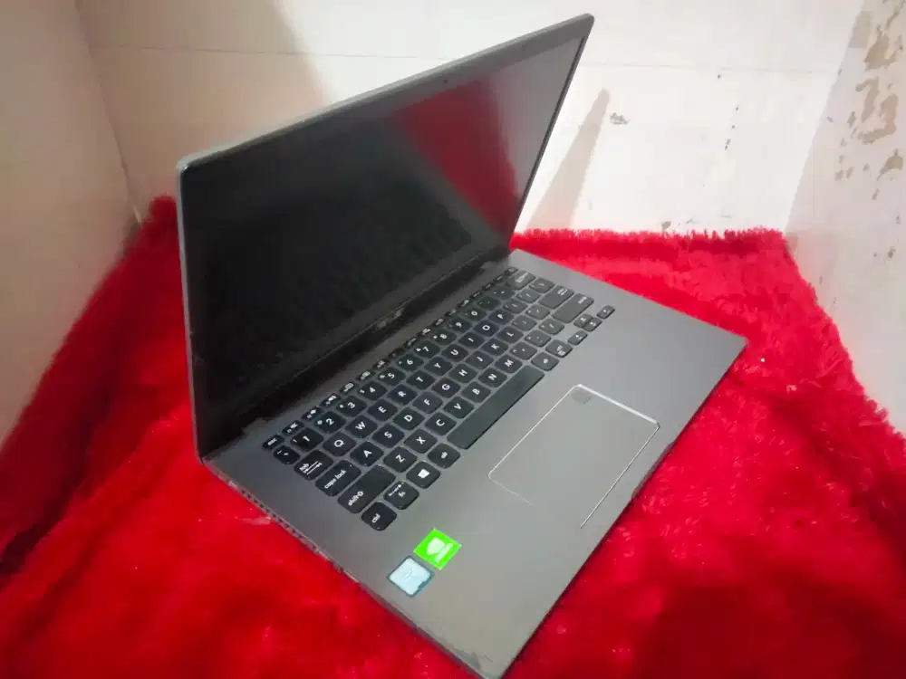 Asus Vivobook x409u
Laptop slim tipis dobel VGa finger print