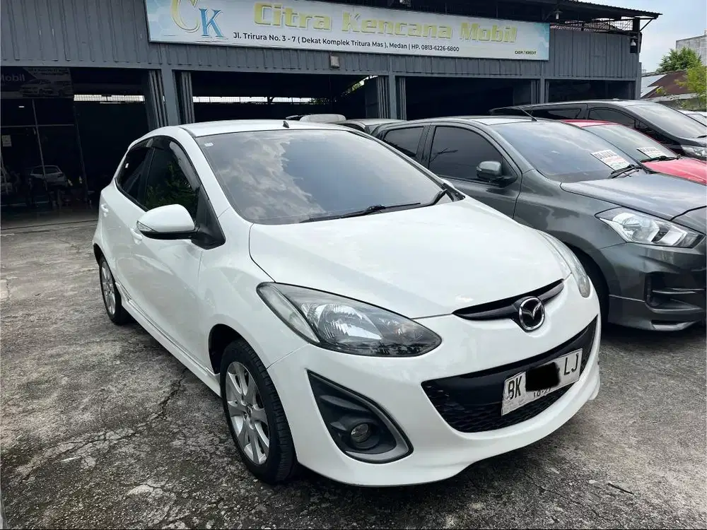 Mazda 2 V Manual 2013