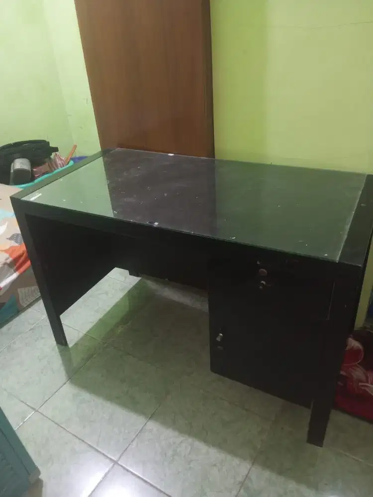 Meja Kerja/Kantor