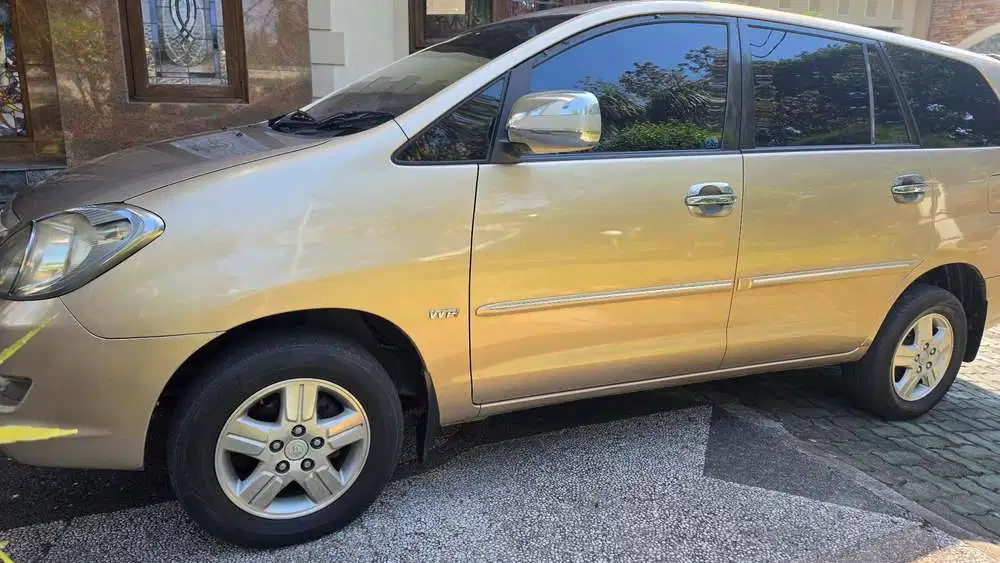 Toyota Kijang Innova 2006 Bensin