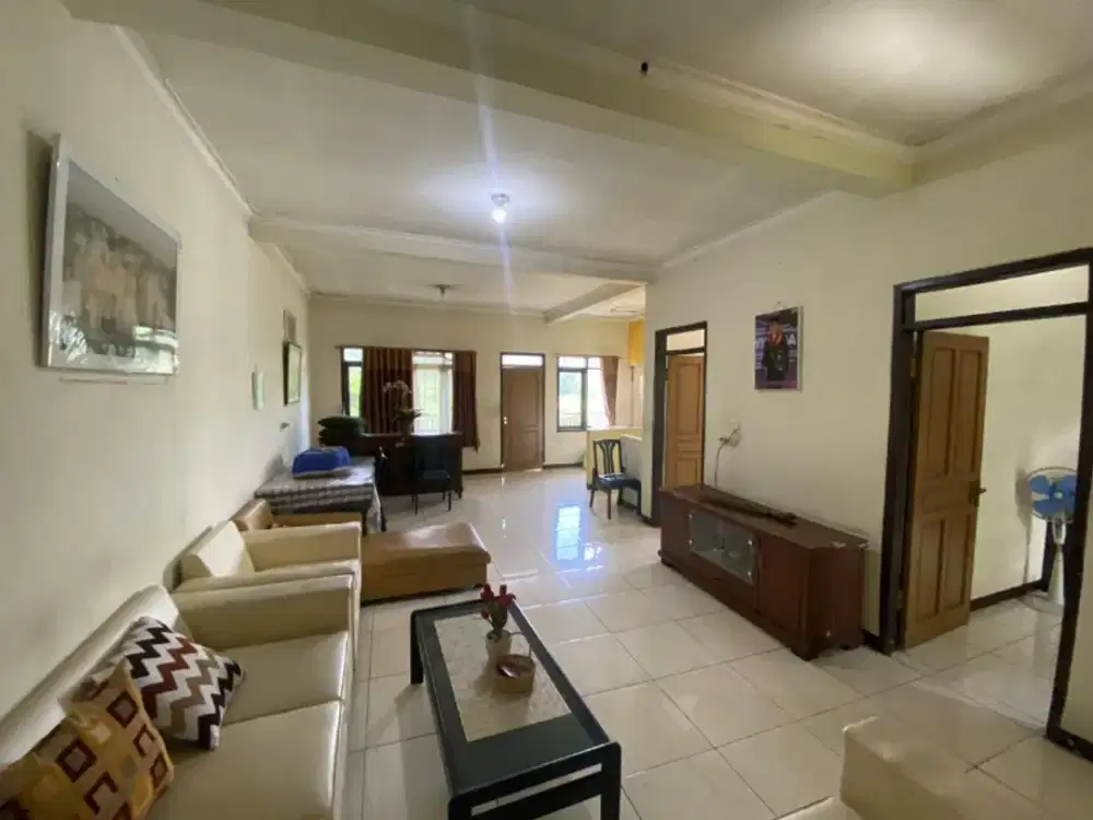 Dijual murah BU Tanah dan rumah pinggur jalan utama