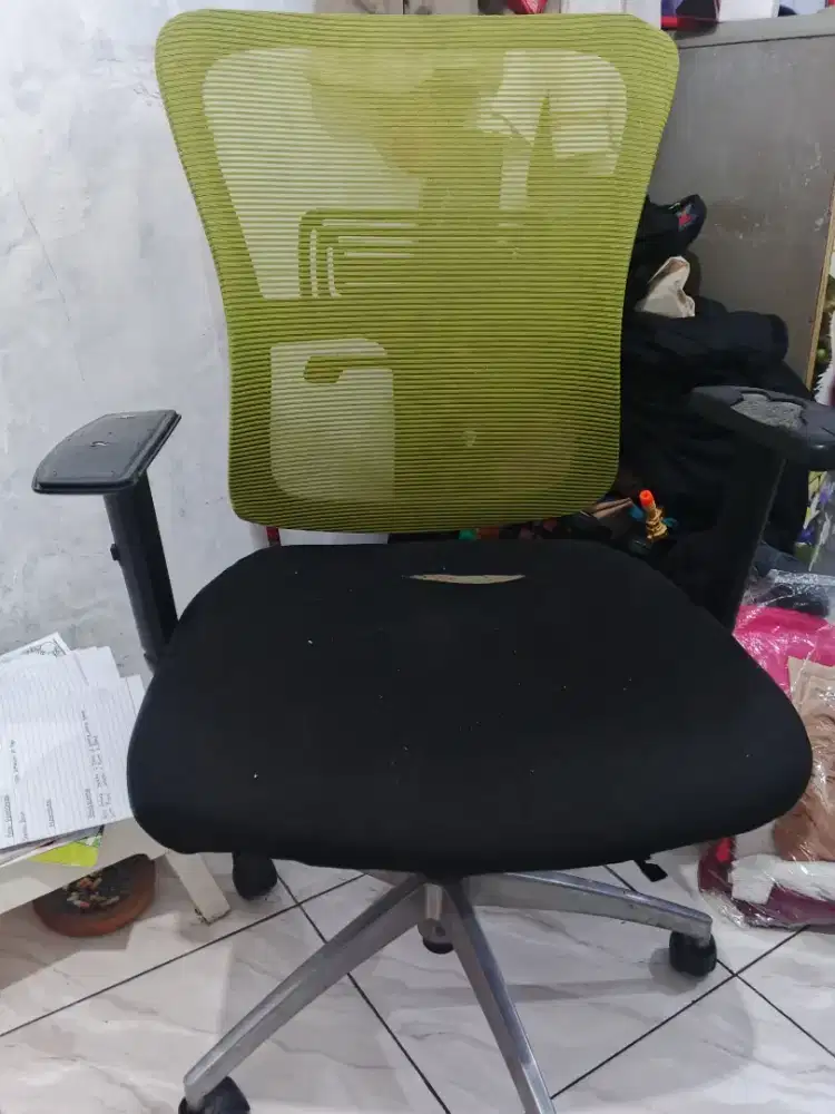 Kursi kantor putar