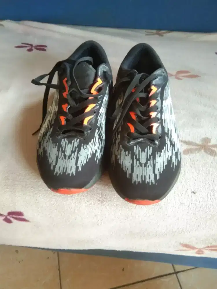 Jual cepet borong Sepatu Running & Pantopel like new