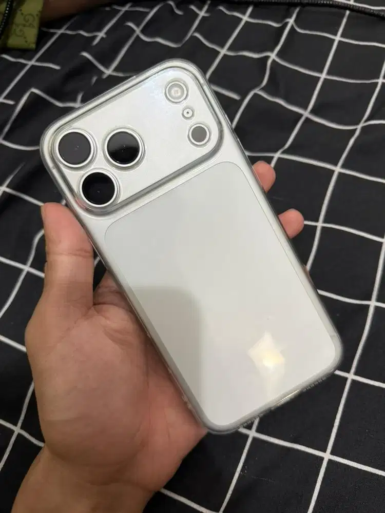 Ip 17pm 256 second ibox like new