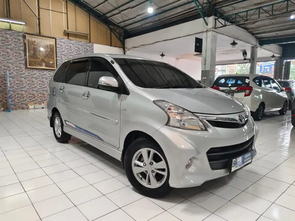 Toyota Avanza Veloz 1.5 AT 2014 Mulus Terawat Siap Pakai