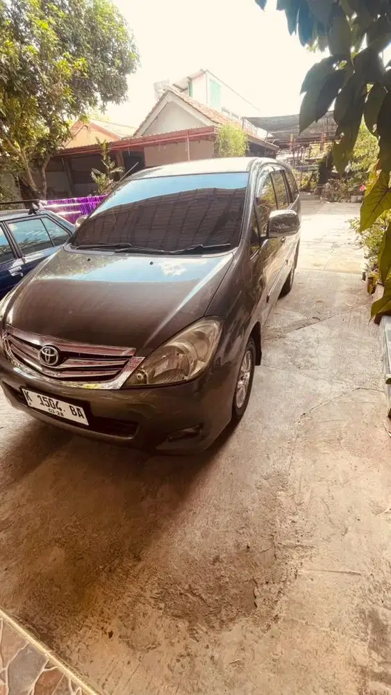 Kijang Innova G Matic 2.0  bensin 2010