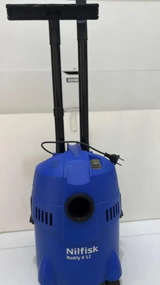 Vacuum cleaner wet and dry