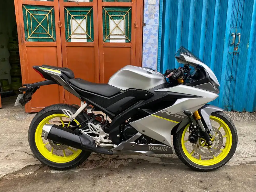 Yamaha R15 silver 2021