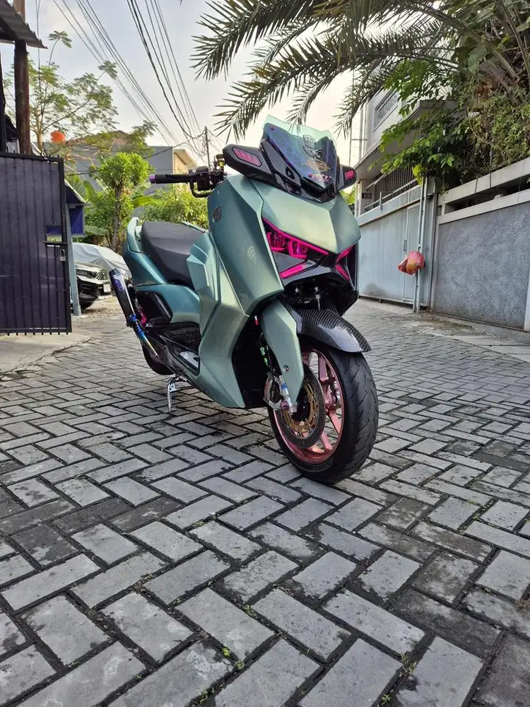 YAMAHA XMAX 2023 (344 CC)