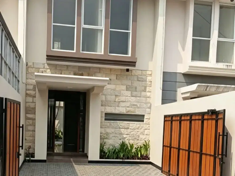 Rumah 2 lantai siap huni di jatiwaringin