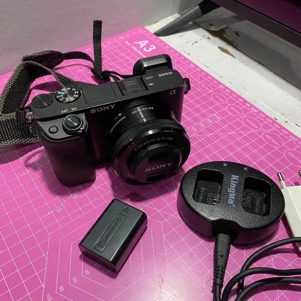 Sony a6400 + Lensa 16-50 (kit)