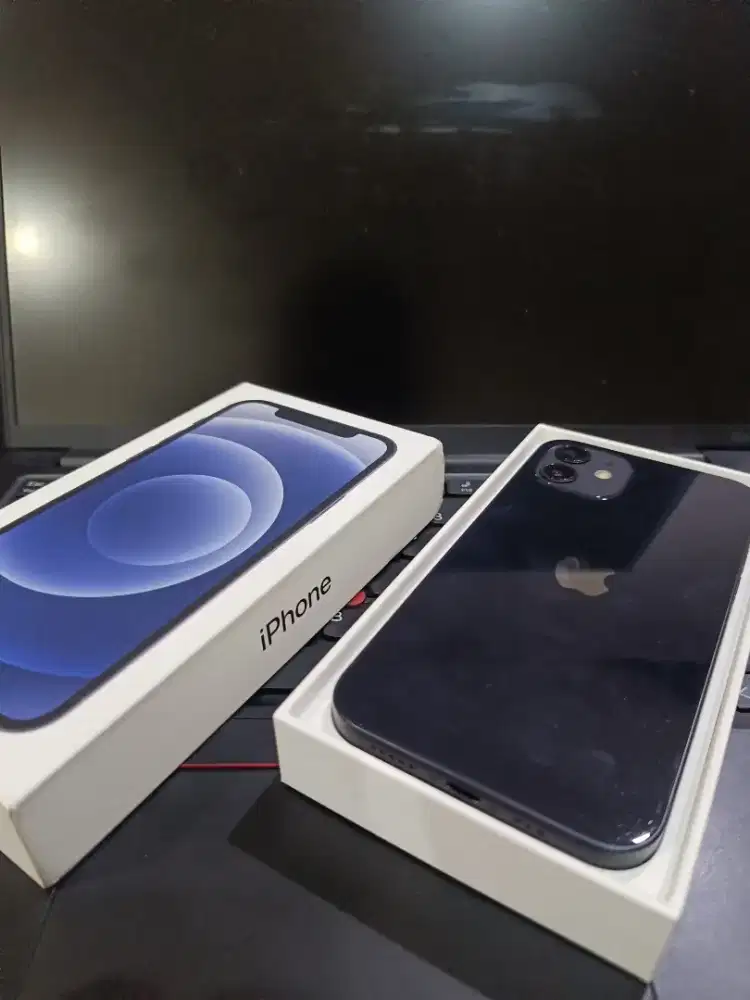 iPhone 12 64GB Hitam (Resmi) Minus
