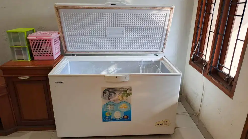 Deep Freezer Denpoo - Model SCF-440FL - Frizer Rumahan