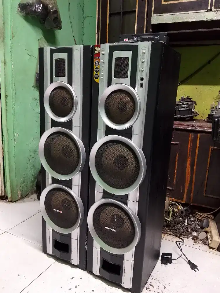 Speaker Aktif Polytron pas 28 . Sudah bluetooth tinggal pakai