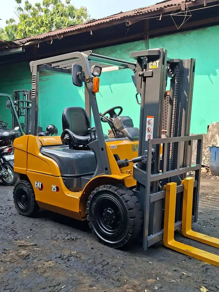 Forklift second siap kerja