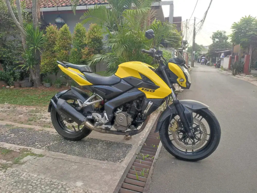 BAJAJ PULSAR NS 200 TAHUN 2014 PAJAK HIDUP