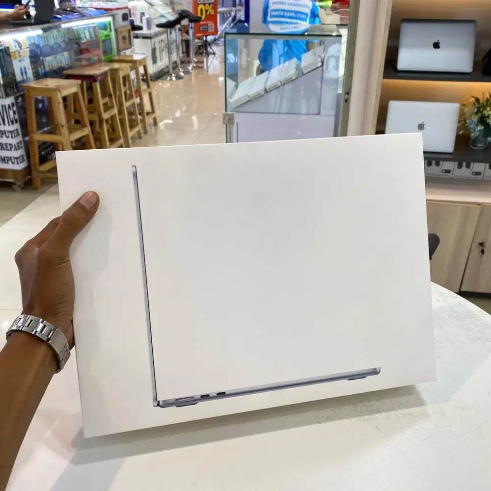 BNIB MacBook Air M5 2026 13 16/512GB