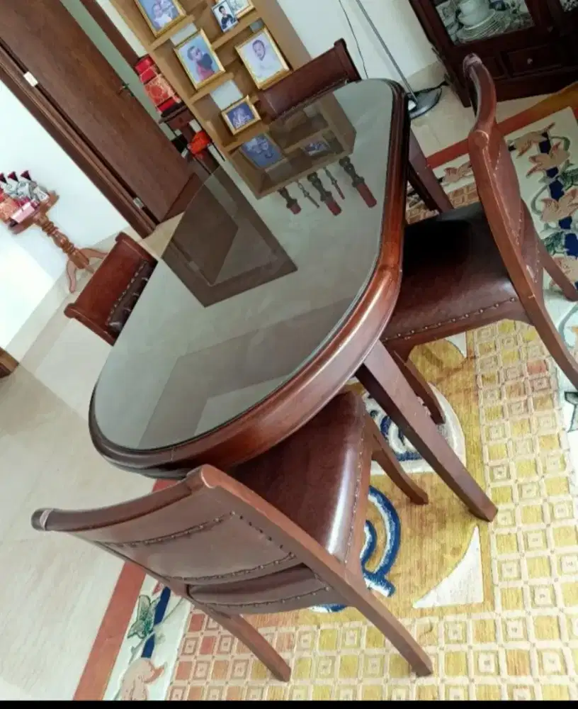 Meja Makan jati kokoh
