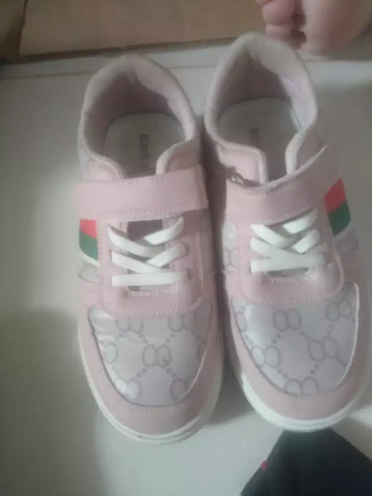 Sepatu kett anak