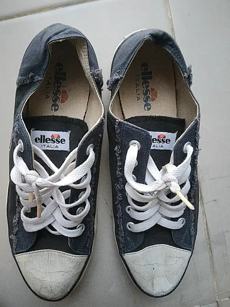 Sepatu / sneakers Ellesse italy 41/42