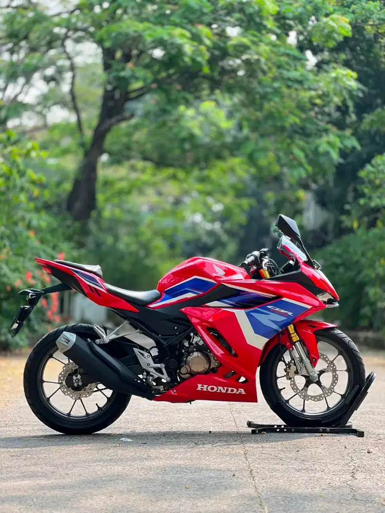 HONDA NEW CBR 150R TRICOLOR 2023 KM 3K PAJAK PANJANG RASA BARU