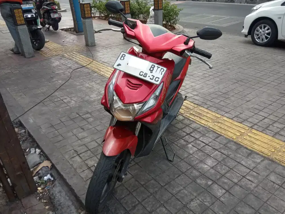 Honda Beat karbu merah 2008