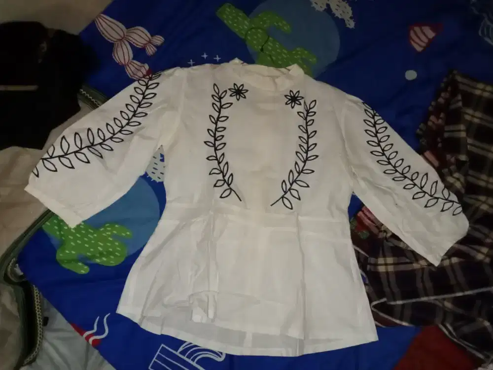 Baju atasan cewek ukuran L