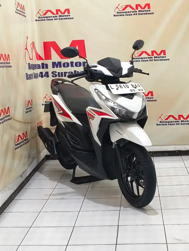 Honda Vario 125 Tahun 2015 warna putih