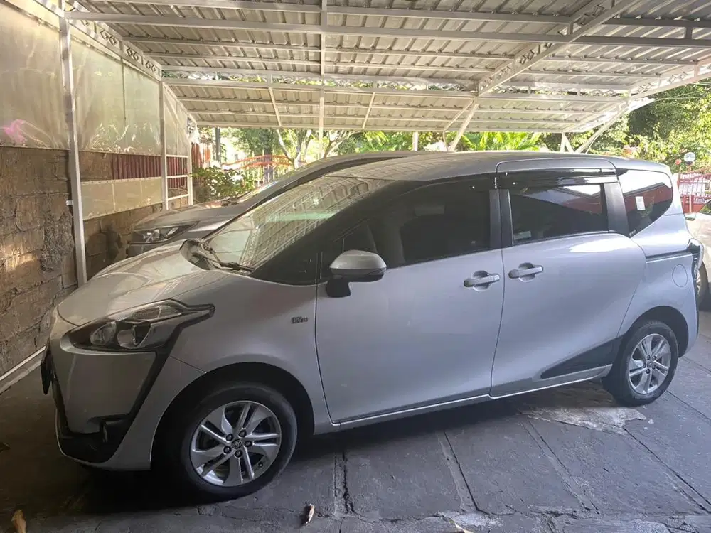 Dijual Toyota Sienta 1.5 G Manual