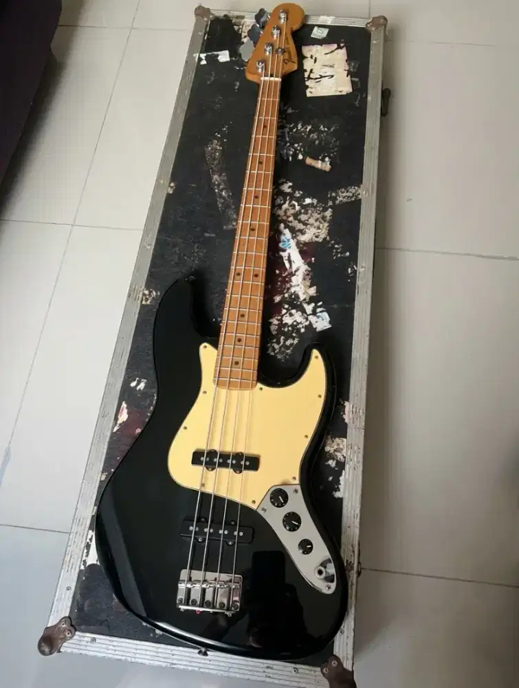 DIJUAL GITAR BASS MERK FENDER JAZZ BASS MEXICO 2011 SECOND