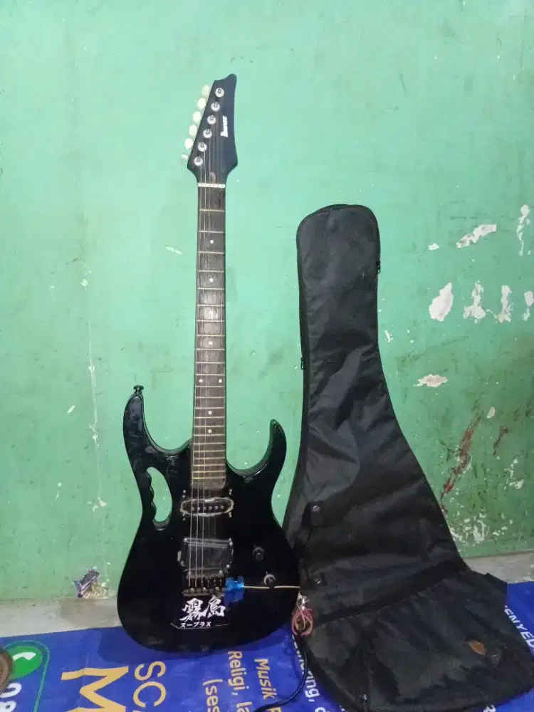 Gitar listrik costum