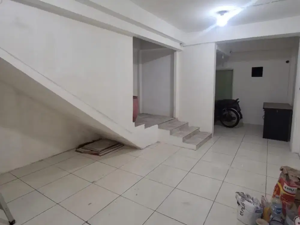 Dijual Ruko 3 Lantai Posisi Stratergis di Angke - Penjaringan. Hadap Jalan Utama