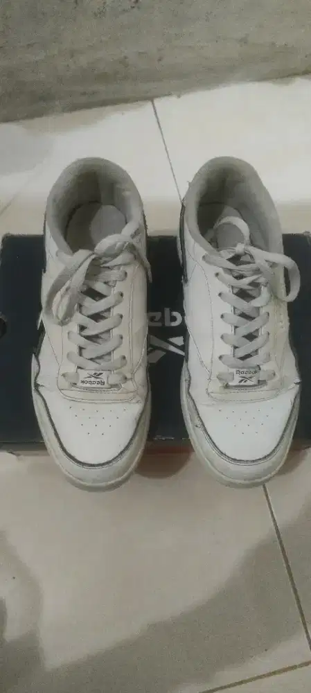 Sepatu Reebok Size 42