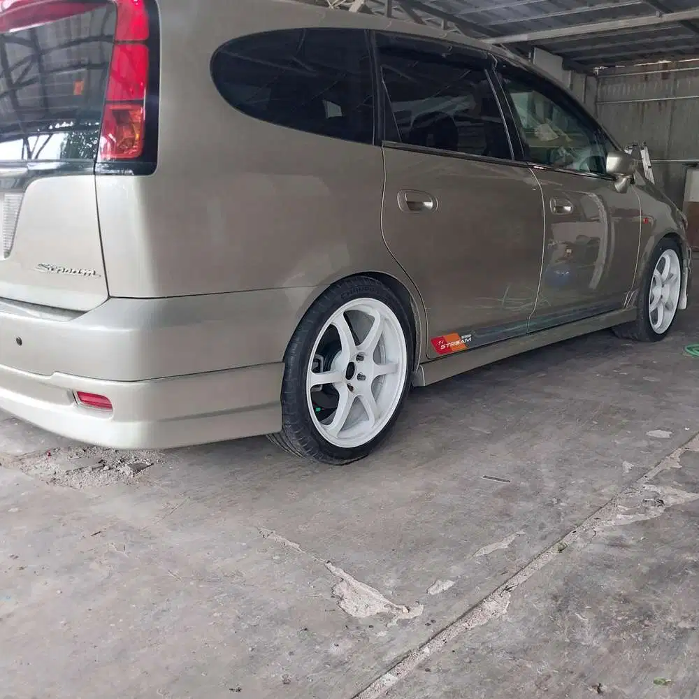 Honda Stream 2004 Bensin