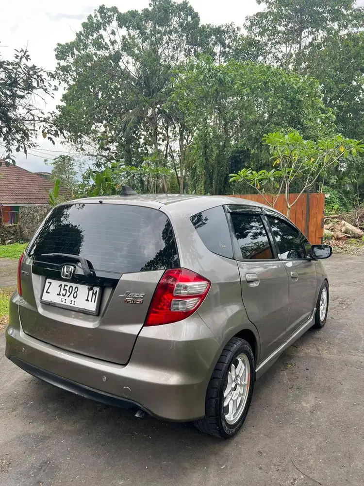 Dijual cepat Honda Jazz RS 2009 GE8 Matic mulus, AC menggigil