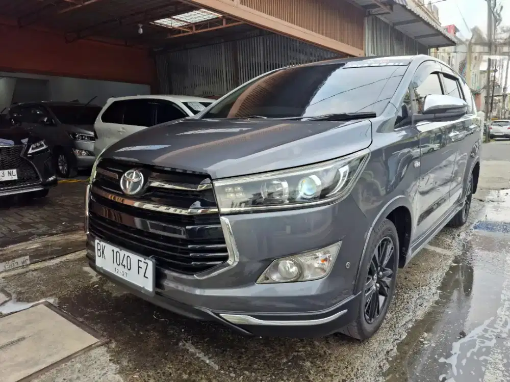 TOYOTA INNOVA VENTURER 2.0 A/T, 2017