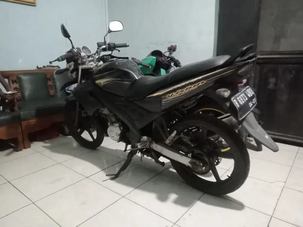 Di jual motor Vixion th 2010 ss komplit