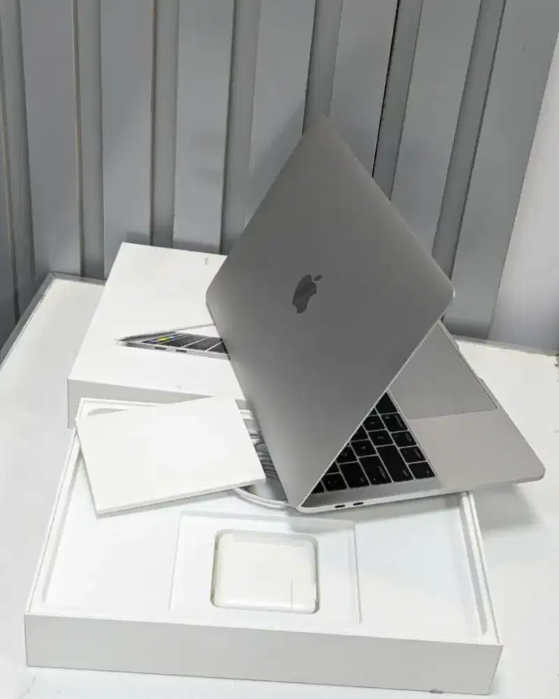Terima Jual Beli Macbook Pro Air M1 M2 M3 M4  M5 iPhone iPad Ditampung