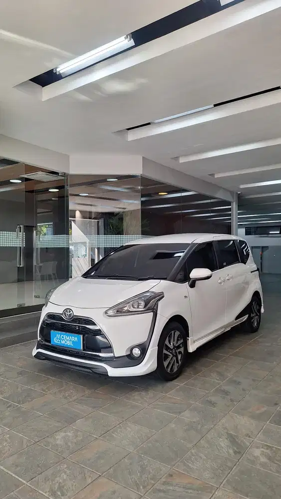 Toyota Sienta Q CVT 2017