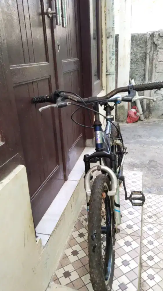 Di jual sepeda MTB merek WIMCYCLE