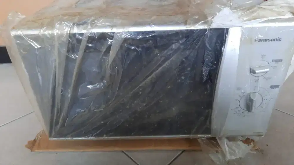 Microwave alat penghangat makanan