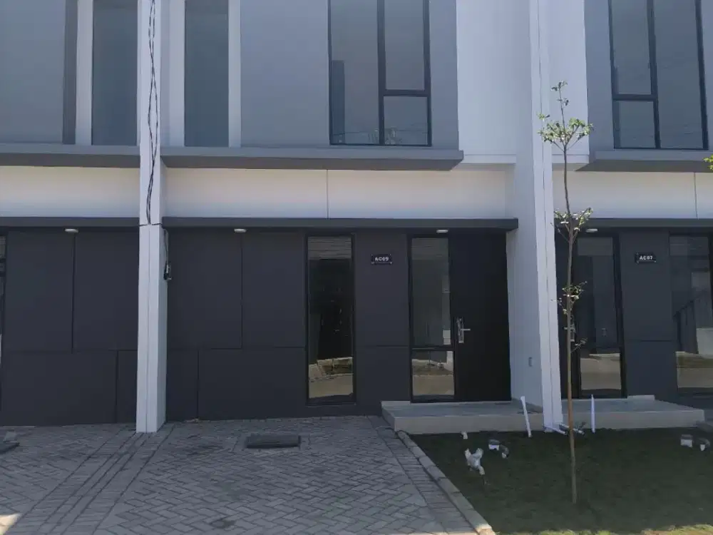 Rumah Baru di Park Sunrise Wonorejo , Hadap Selatan Row Jalan 2 Mobil Longgar