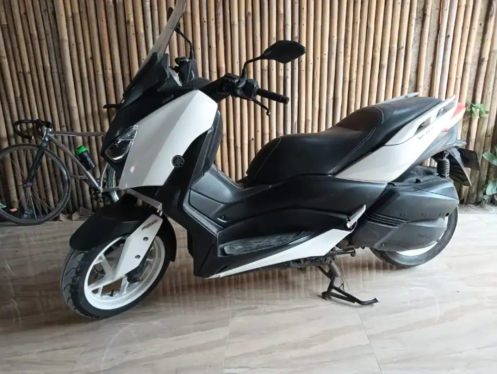 Yamaha XMAX 250